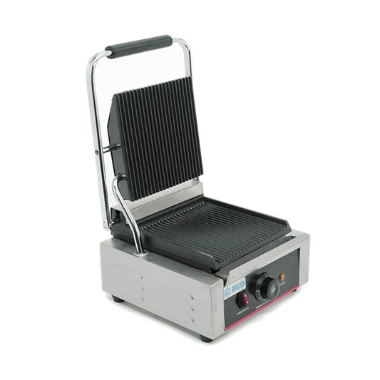 Plancha Grill Paninera Migsa BN-811 eléctrica, fabricada en acero inoxidable con superficie acanalada antiadherente (Teflón). Termostato ajustable (50-300°C), luz indicadora, recolector de grasa y placas ranuradas para marcas de parrilla. Potencia: 2 kW, voltaje: 110V. Medidas: 31x30x20 cm, peso: 3.7 kg. Ideal para paninis, hamburguesas y quesadillas