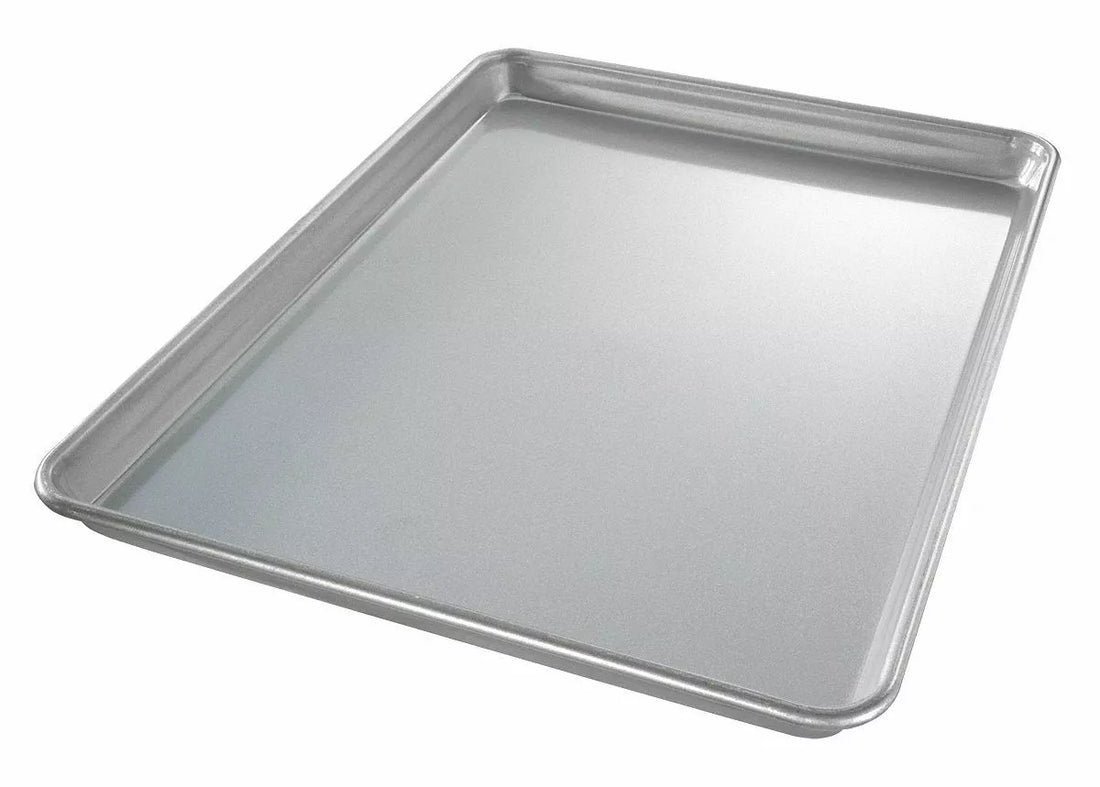 charola para hornear lisa en aluminio calibre 18 marca buffetware modelo DS0367 charola con borde galbanizado